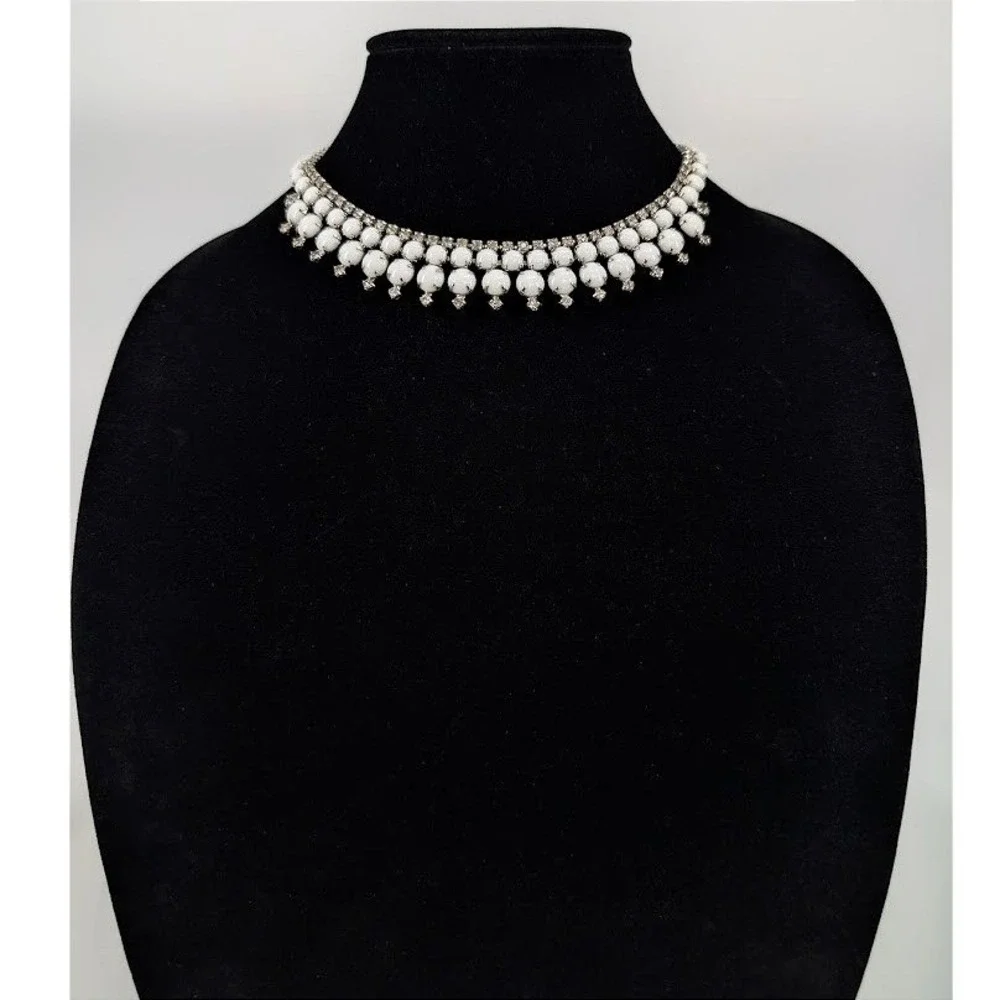 VTG Kramer New York Milk Glass Bib Necklace Choker Clear Rhinestone Silver‎ Tone